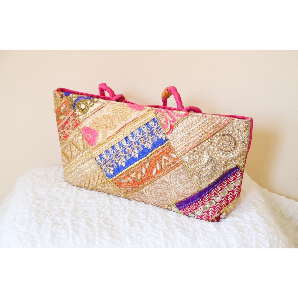🎉Host Pick🎉 NWOT Gold brocade Indian Wedding Bollywood Luxury patchwork purse✨